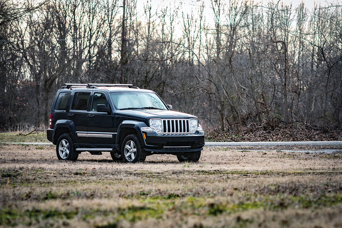 Rough Country 2.5 Inch Lift Kit | N3 Front Struts | Jeep Liberty KK 4WD (2008-2012)