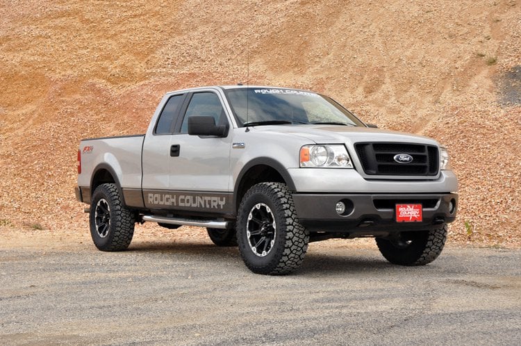 Rough Country 2.5 Inch Lift Kit | Lifted Struts | Ford F-150 4WD (2004-2008)