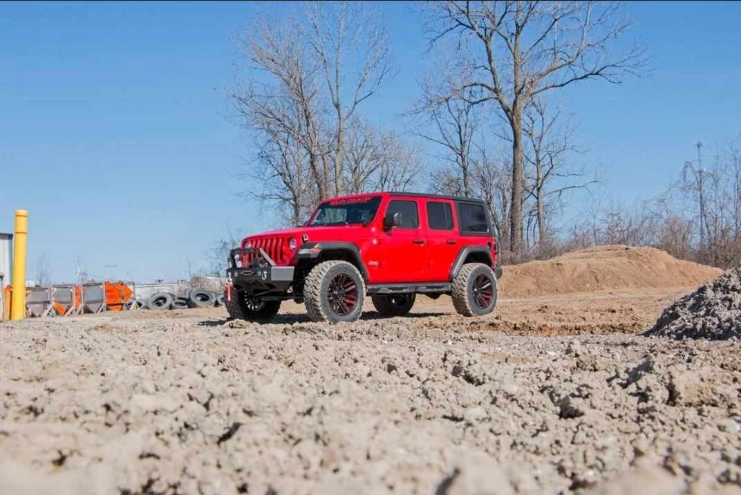 Rough Country 3.5 Inch Lift Kit | 4-Door | Jeep Wrangler Unlimited JL (18-23)