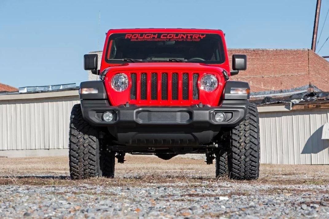 Rough Country 2.5 Inch Lift Kit | 4-Door | Jeep Wrangler Unlimited JL 4WD (18-23)
