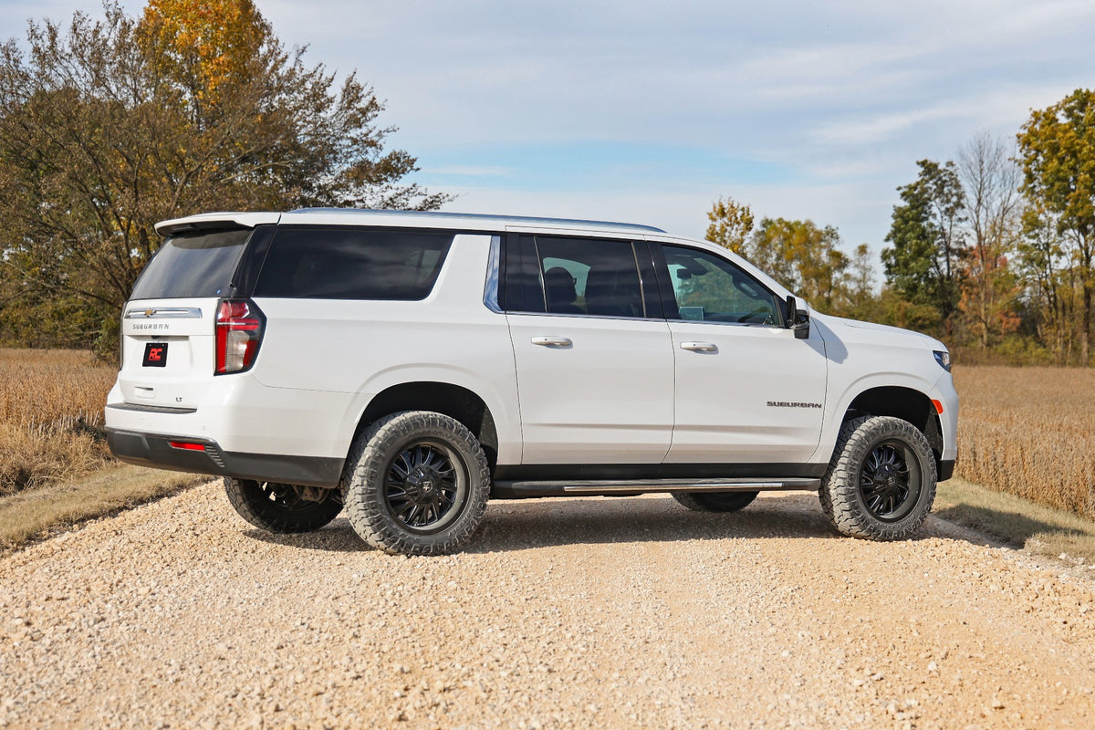 Rough Country 2 Inch Lift Kit | Chevy/GMC SUV 1500 4WD (2021-2026)