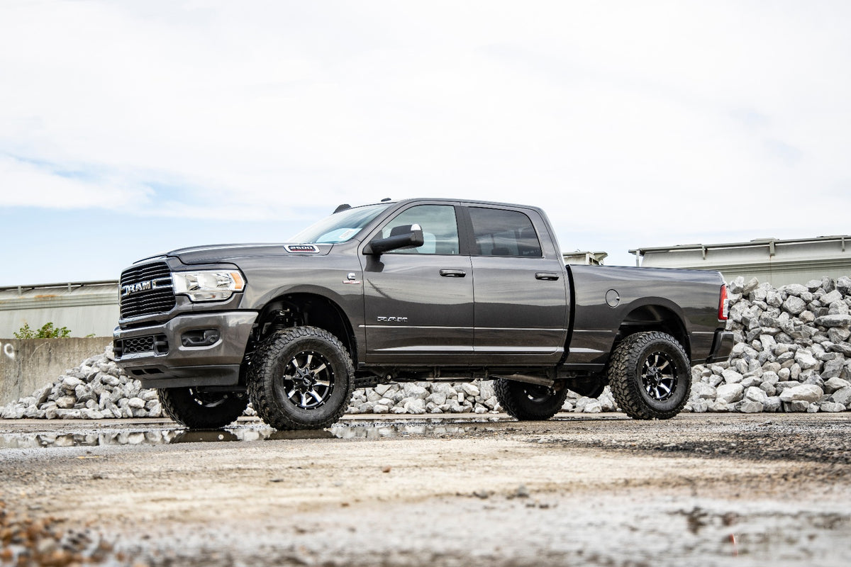 Rough Country 2.5 Inch Leveling Kit | Ram 2500 (14-26)/3500 (13-26) 4WD