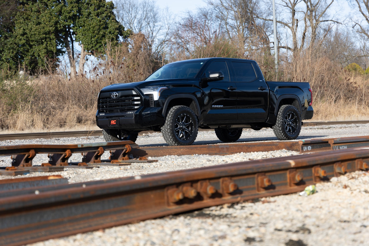 Rough Country 1.75 Inch Leveling Kit | Toyota Tundra 2WD/4WD (2022-2026)