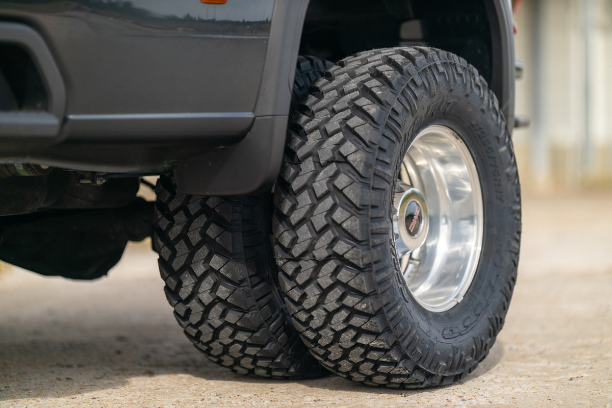 Rough Country 3 Inch Lift Kit | Dually | Chevy/GMC Sierra 3500 HD/Silverado 3500 HD 2WD/4WD (20-26)