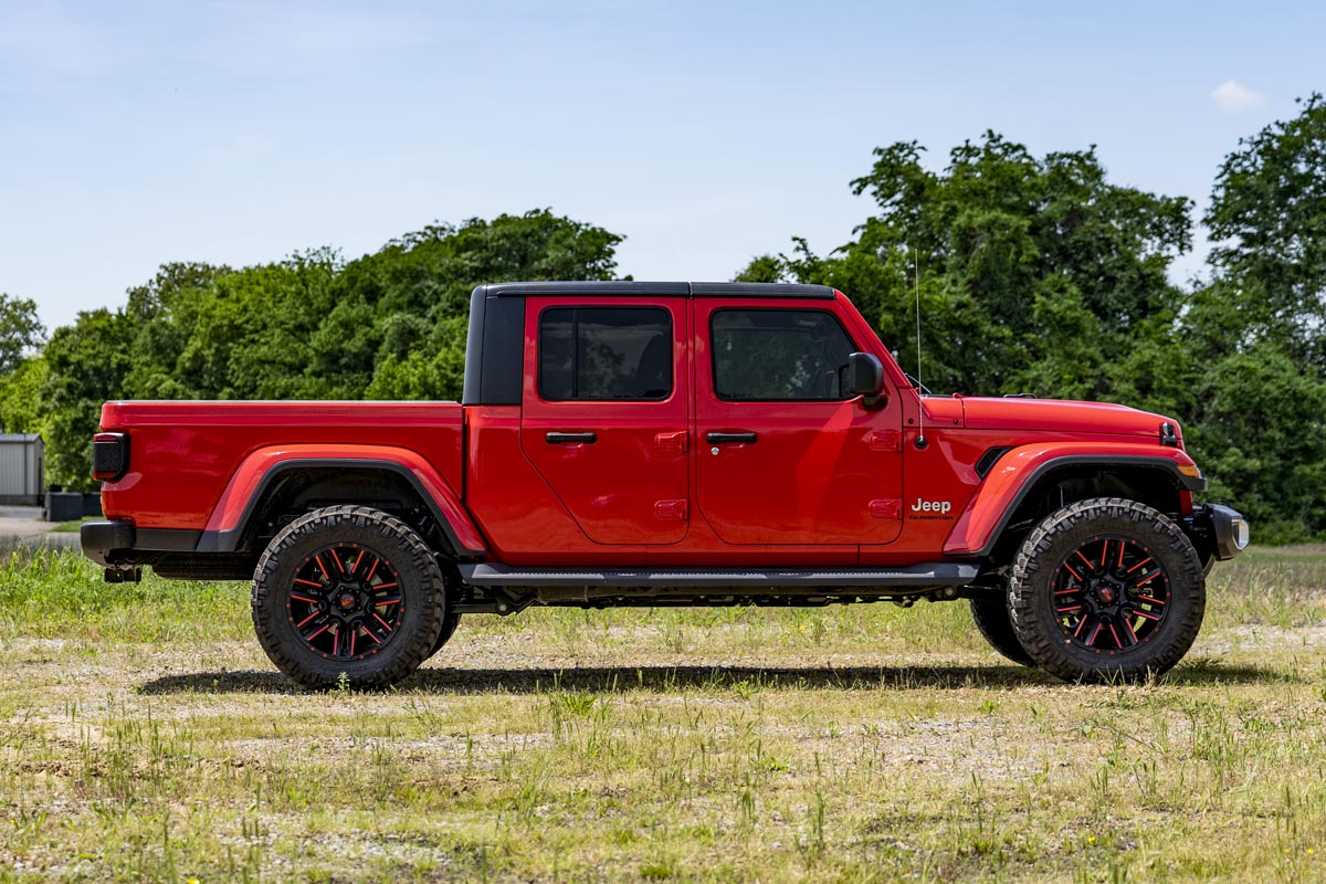 Rough Country 2.5 Inch Leveling Kit | Jeep Gladiator JT 4WD (2020-2023)