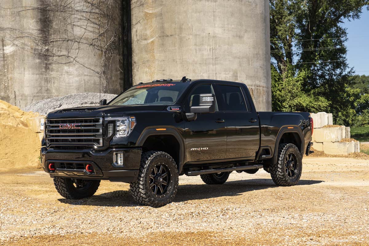 Rough Country 3 Inch Lift Kit | Chevy/GMC 2500HD/3500HD 2WD/4WD (20-26)