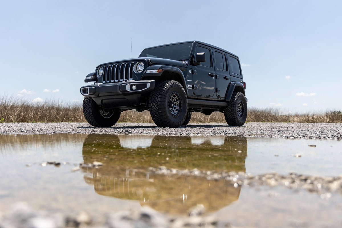 Rough Country 2.5 Inch Lift Kit | 4-Door | Jeep Wrangler Unlimited 4WD (2024-2026)