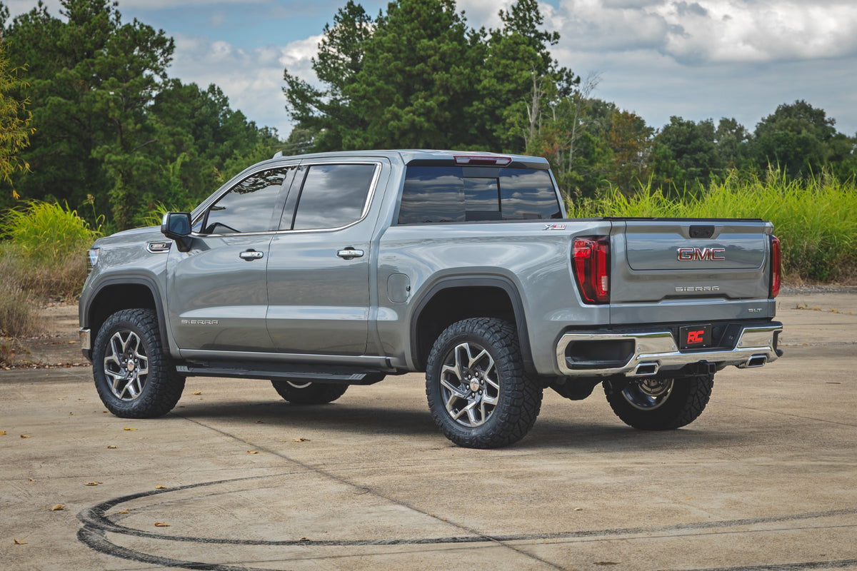 Rough Country 3.5 Inch Lift Kit | GMC Sierra 1500 2WD/4WD (2025-2026)