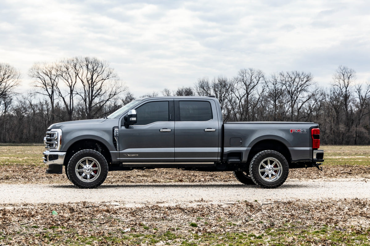 Rough Country 2 Inch Leveling Kit | Track Bar Bracket | Ford F-250/F-350 Super Duty (17-26)