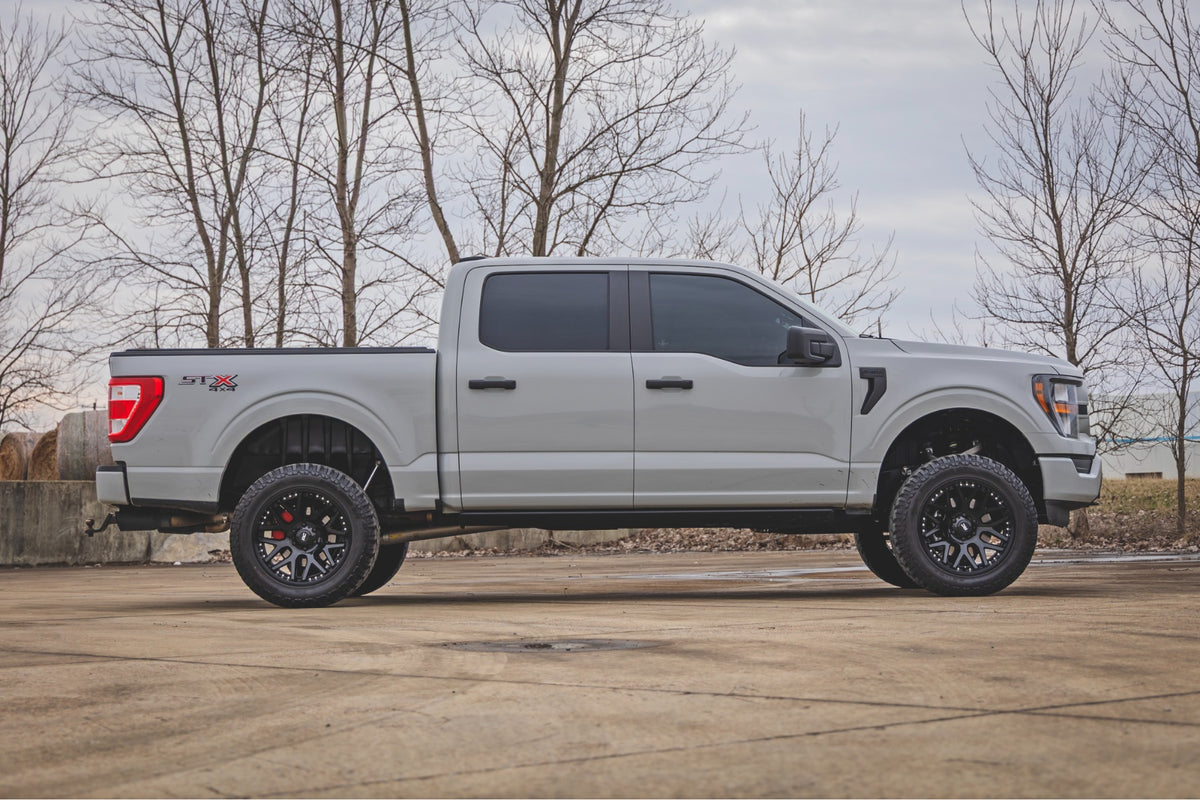 Rough Country 4 inch Lift Kit | Forged UCA | M1/M1 | No Cut | Ford F-150 4WD (2021-2026)