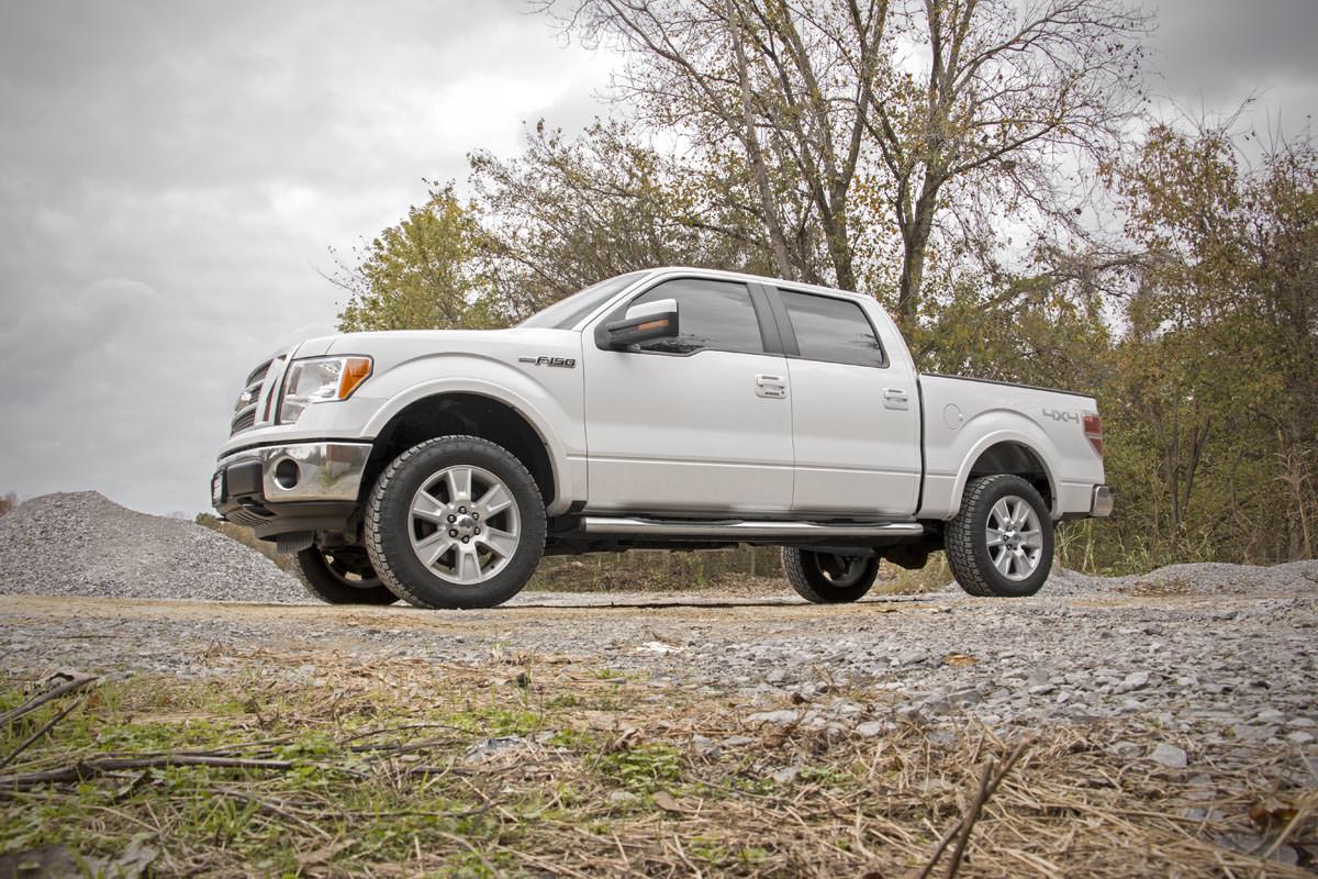 Rough Country 2 Inch leveling Kit | Ford F-150 2WD/4WD (2009-2013)