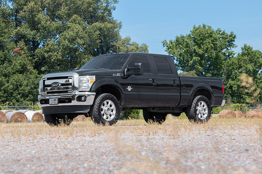 Rough Country 1.5 Inch Leveling Kit | Ford F-250/F-350 Super Duty 4WD (2005-2023)