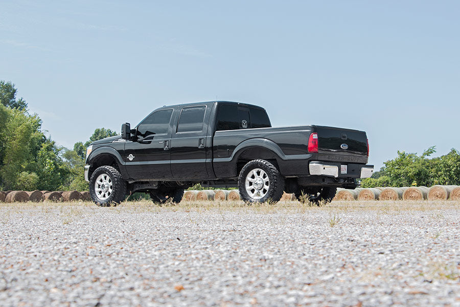 Rough Country 1.5 Inch Leveling Kit | Ford F-250/F-350 Super Duty 4WD (2005-2023)