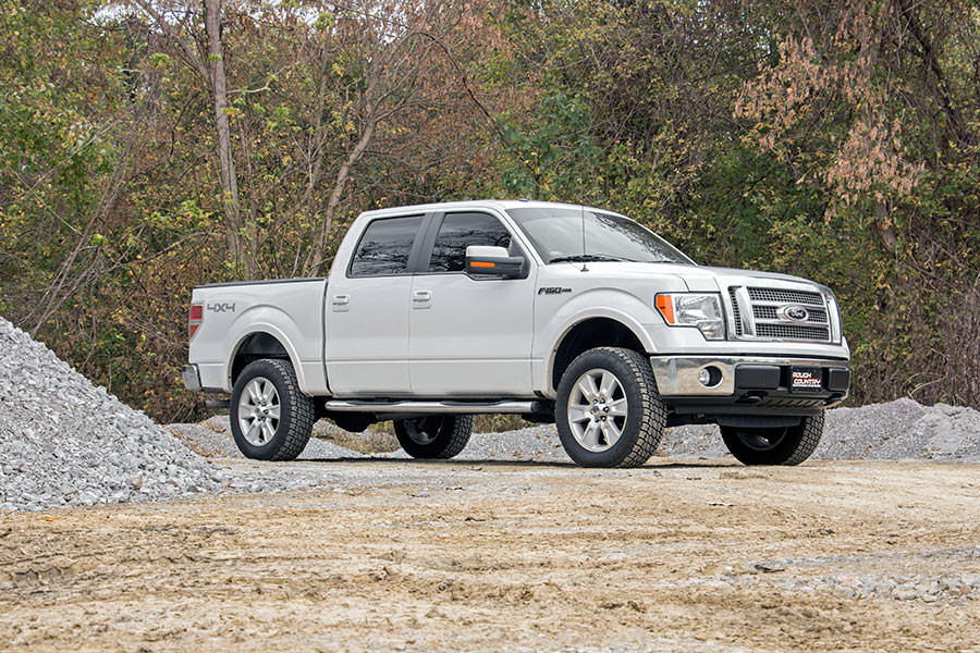 Rough Country 2 Inch Lift Kit | Ford F-150 2WD/4WD (2009-2013)