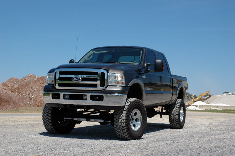 Rough Country 6 Inch Lift Kit | Ford F-250/F-350 Super Duty 4WD (05-07)