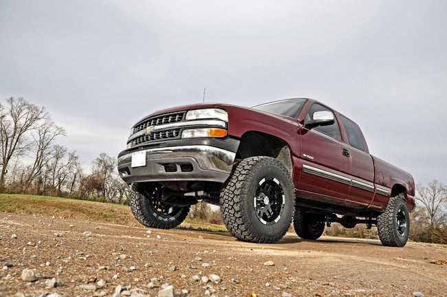 Rough Country 6 Inch Lift Kit | Chevy Silverado & GMC Sierra 1500 2WD (1999-2006 & Classic)
