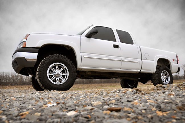Rough Country 6 Inch Lift Kit | Chevy Silverado & GMC Sierra 1500 4WD (1999-2006 & Classic)