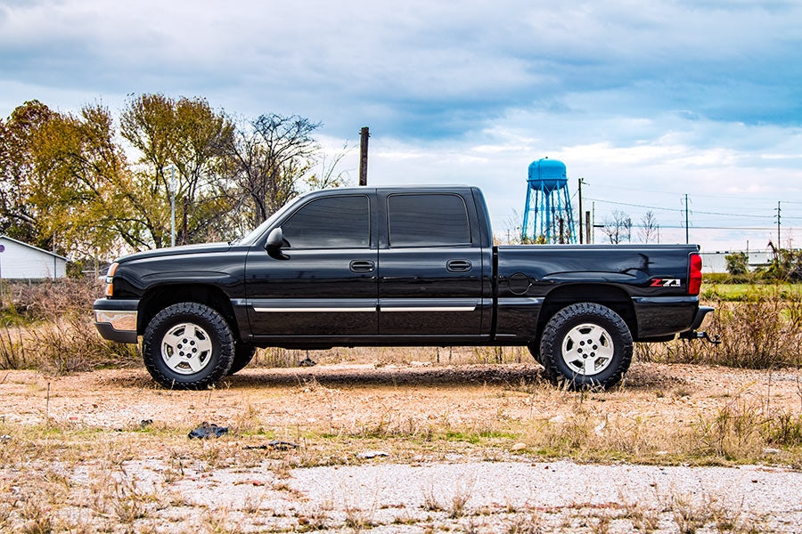 Rough Country 1.5-2 Inch Lift Kit | Chevy/GMC 1500 4WD (99-06 & Classic)