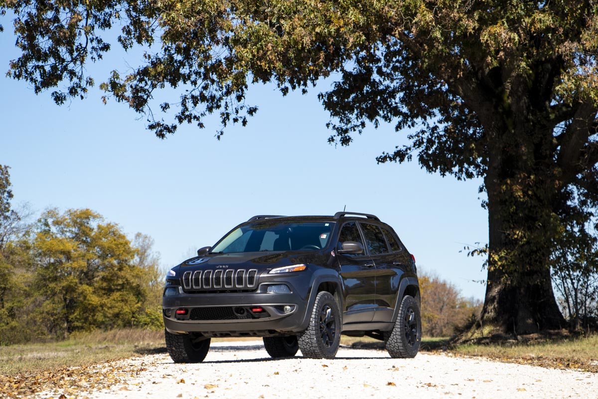 Rough Country 2 Inch Lift Strut Kit | Jeep Cherokee KL 4WD (2014-2023)