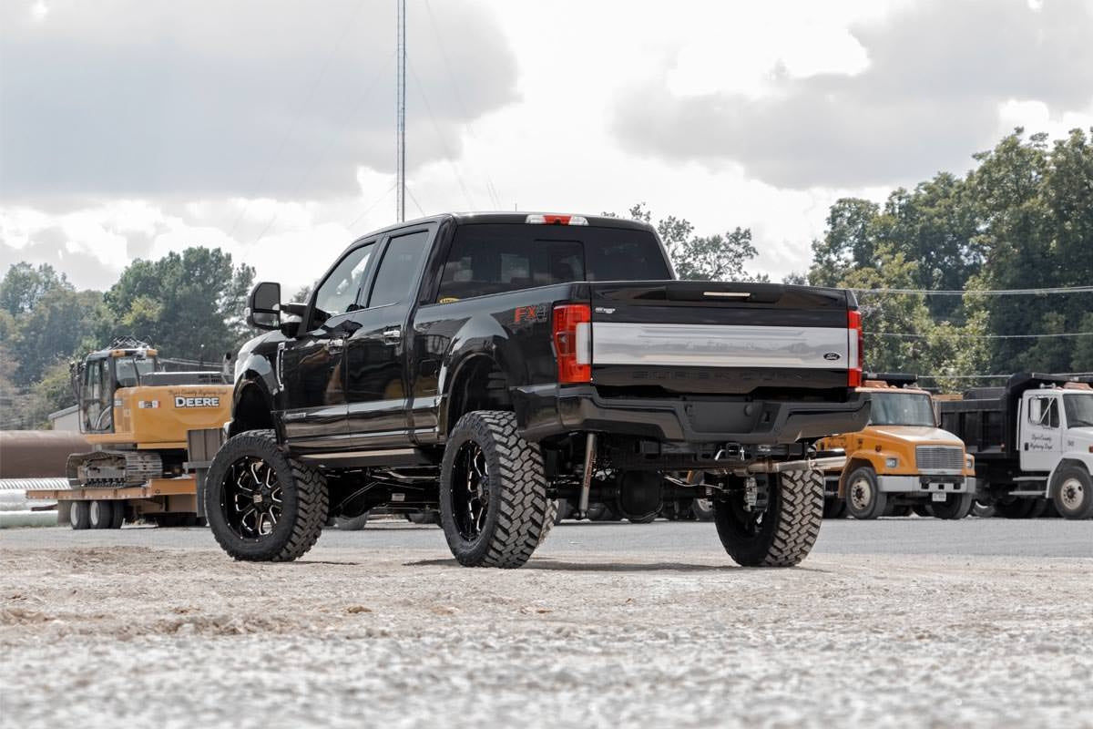 Rough Country 6 Inch Lift Kit | Ford F-250/F-350 Super Duty 4WD (2017-2022)
