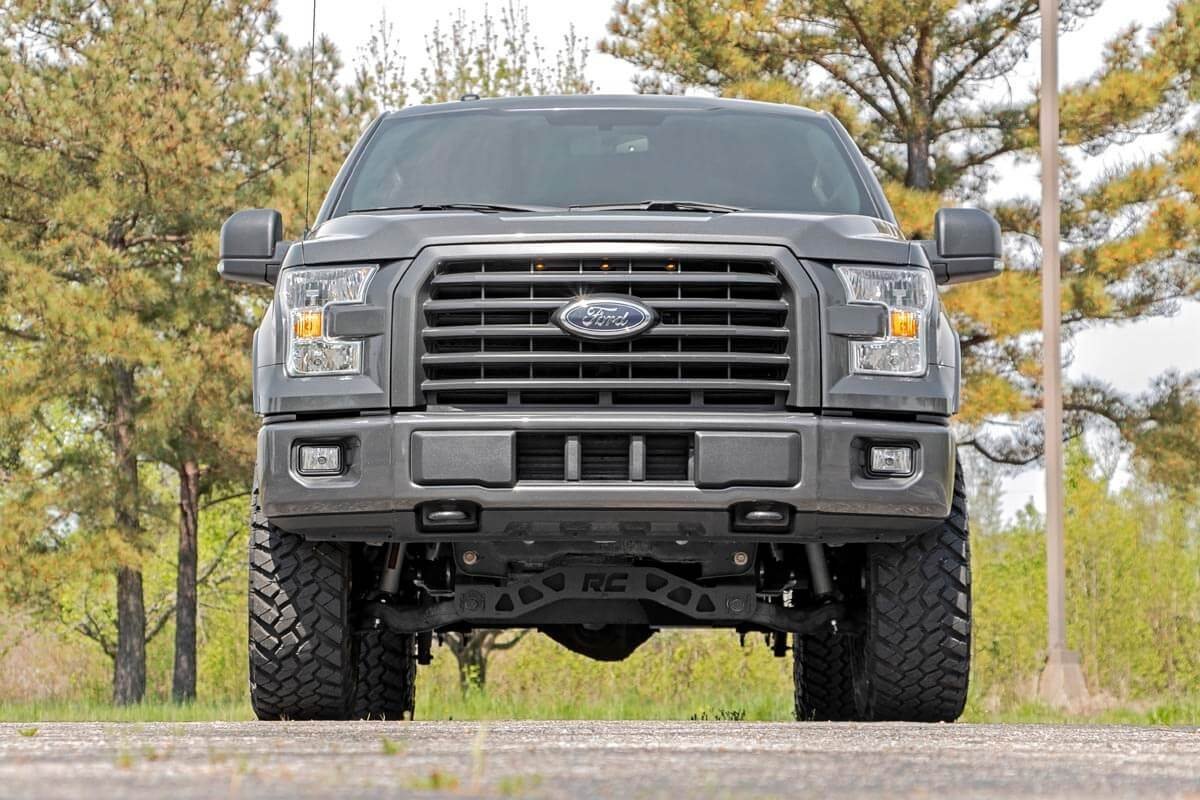 Rough Country 4 Inch Lift Kit | Ford F-150 4WD (2015-2020)