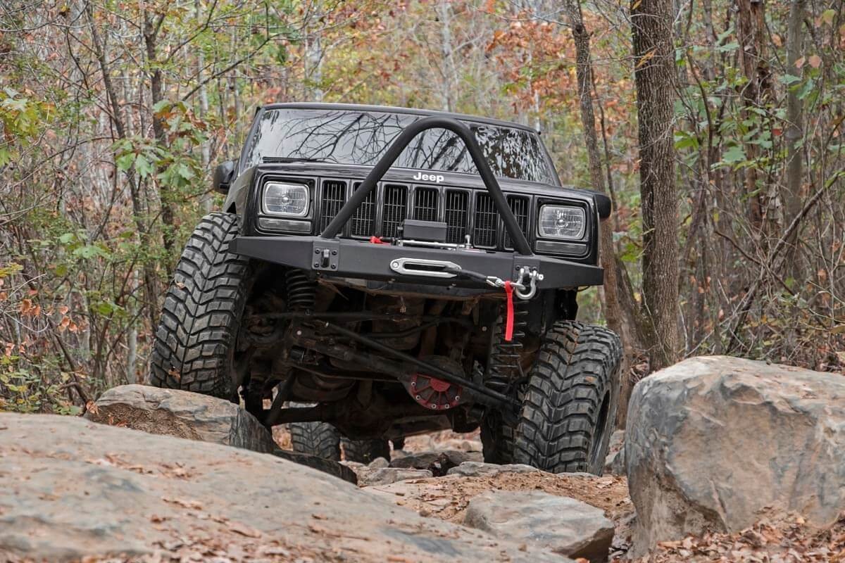 Rough Country 4.5 Inch Lift Kit | Rear AAL | Jeep Cherokee XJ 2WD/4WD (1984-2001)