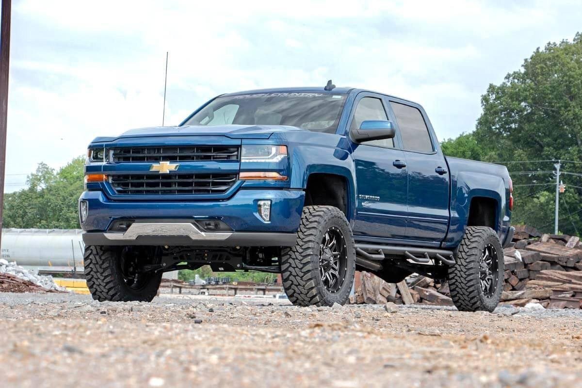 Rough Country 7 Inch Lift Kit | Chevy/GMC 1500 2WD (2014-2018)