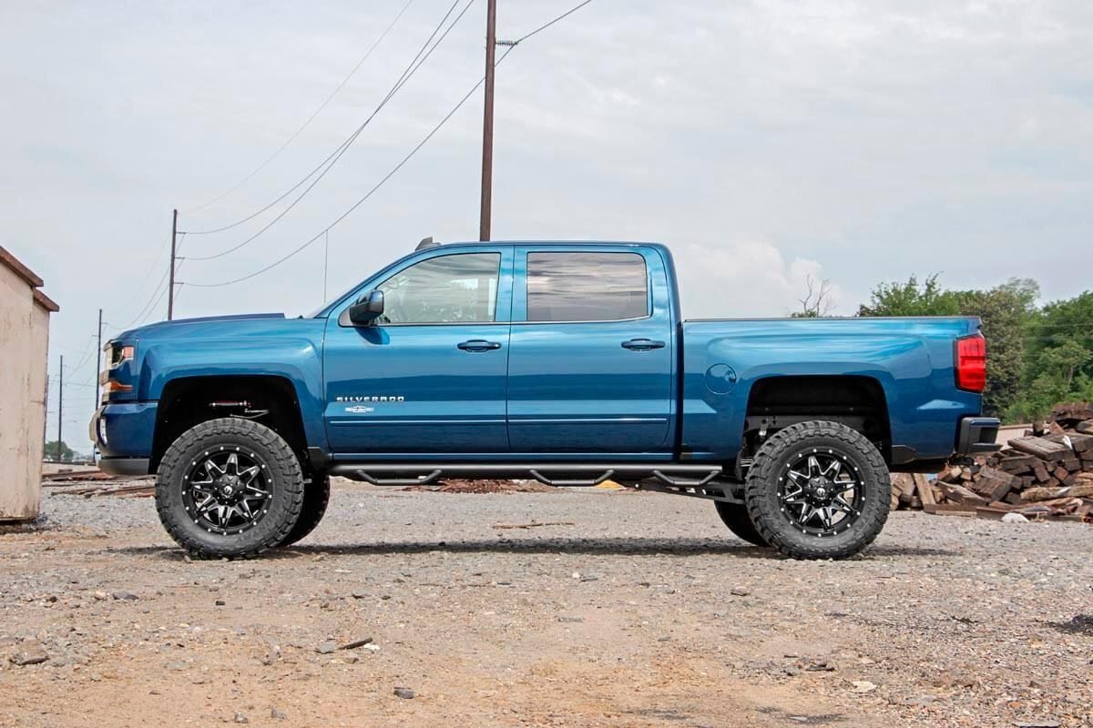 Rough Country 7 Inch Lift Kit | Chevy/GMC 1500 2WD (2014-2018)