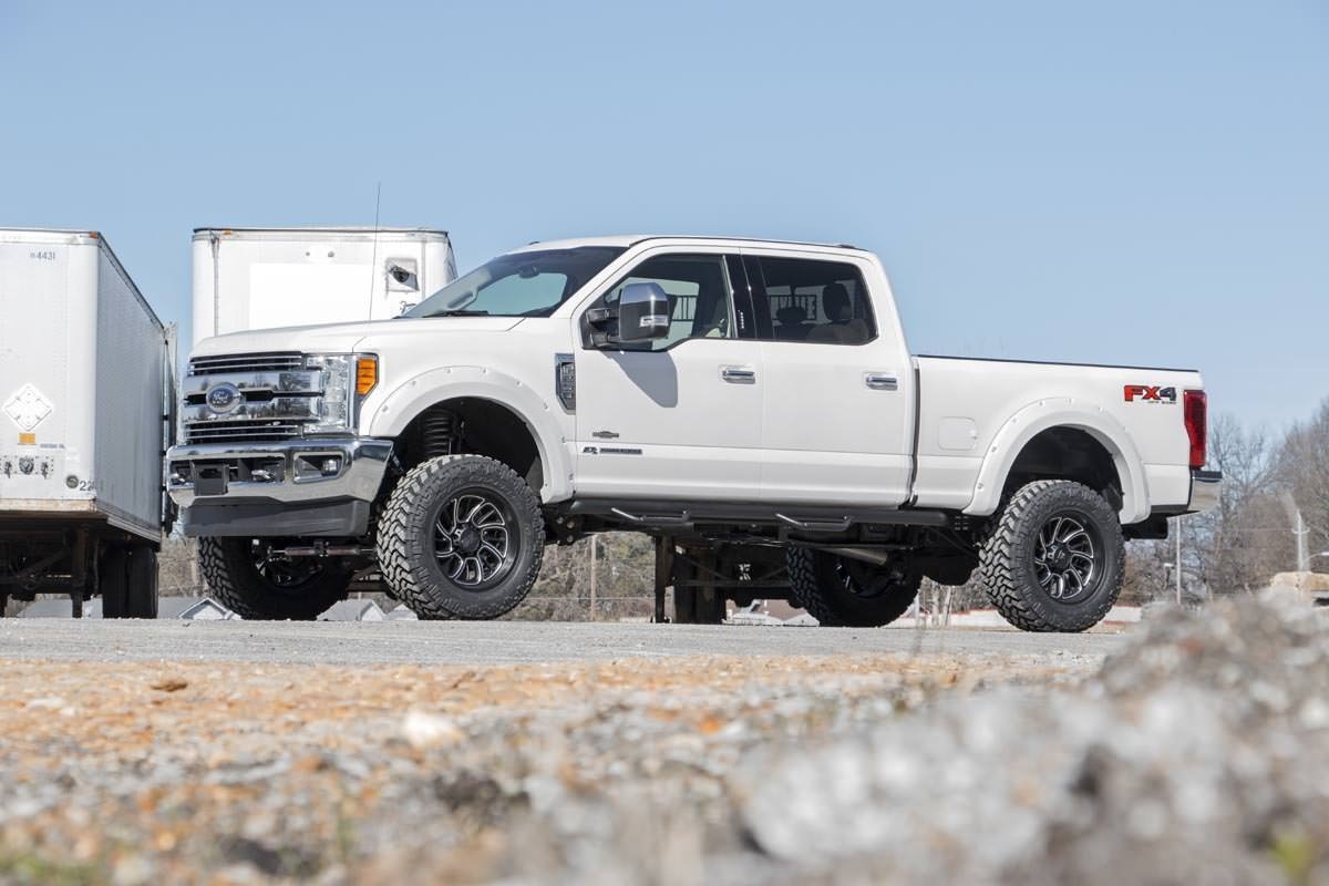 Rough Country 4.5 Inch Lift Kit | Ford F-250/F-350 Super Duty 4WD (2017-2022)
