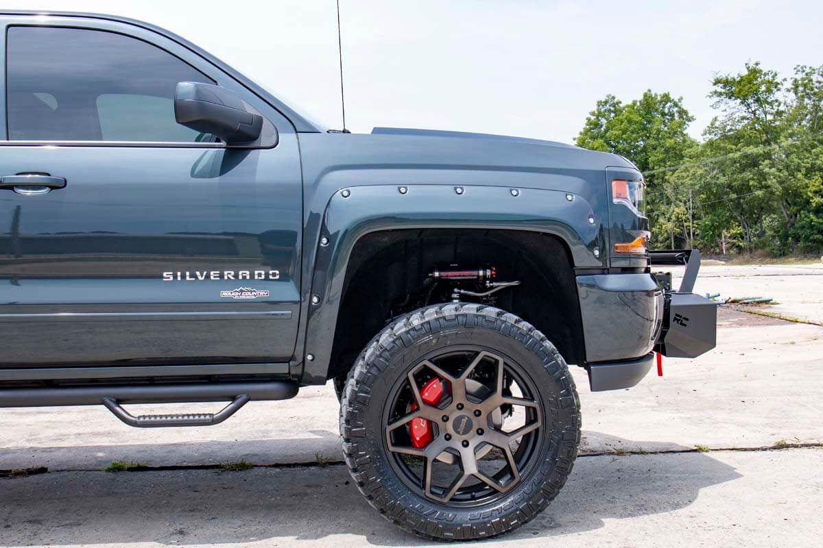 Rough Country 7 Inch Lift Kit | Chevy/GMC 1500 (14-16)