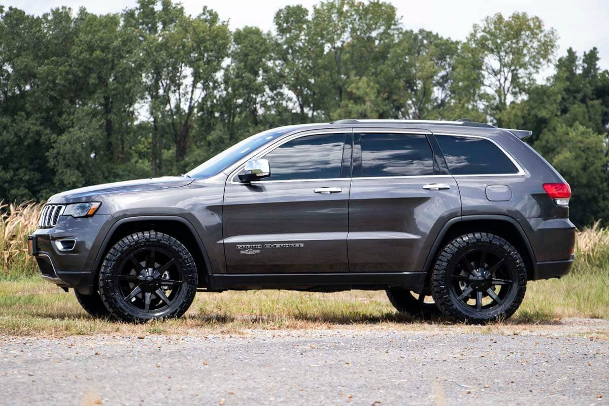 Rough Country 2.5 Inch Lift Kit | Jeep Grand Cherokee WK2 2WD/4WD (2011-2022)