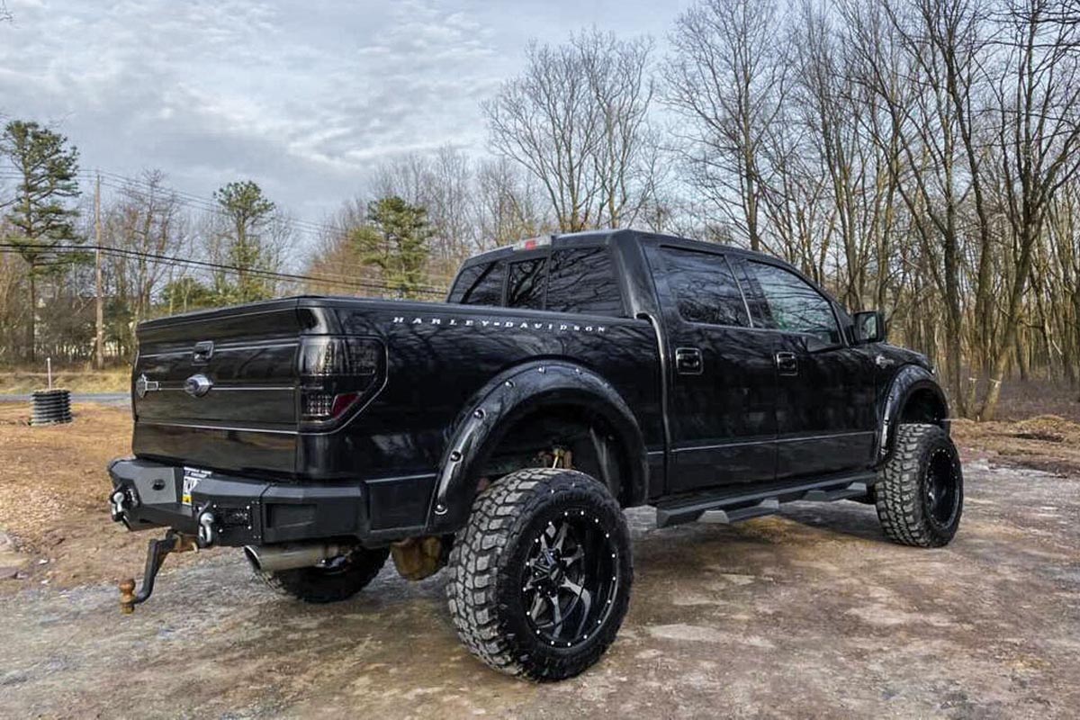 Rough Country 6 Inch Lift Kit | Ford F-150 4WD (2011-2013)