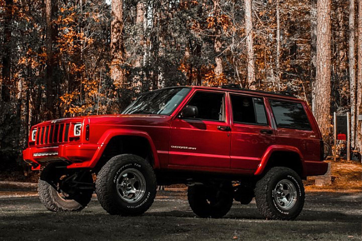 Rough Country 4.5 Inch Lift Kit | RR springs | Jeep Cherokee XJ 2WD/4WD (1984-2001)
