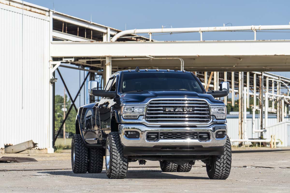 Rough Country 5 Inch Lift Kit | DRW | OE Rear Air | Ram 3500 4WD (2020-2024)