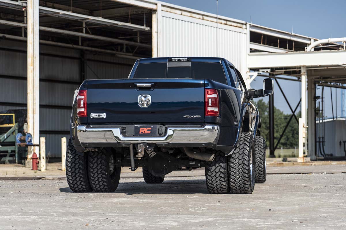 Rough Country 5 Inch Lift Kit | DRW | OE Rear Air | Ram 3500 4WD (2020-2024)
