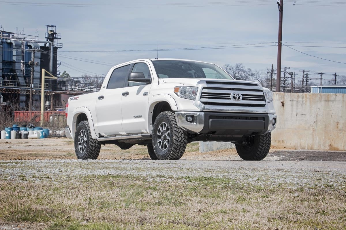 Rough Country 2.5-3 Inch Leveling Kit | Toyota Tundra 2WD (2007-2021)