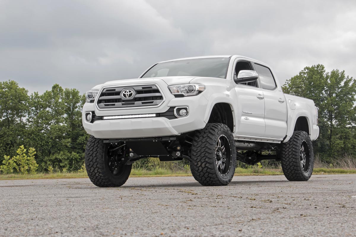 Rough Country 6 Inch Lift Kit | Toyota Tacoma 2WD/4WD (2005-2015)