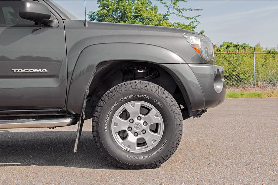 Rough Country 2 Inch Leveling Kit | Toyota Tacoma 2WD/4WD (2005-2023)