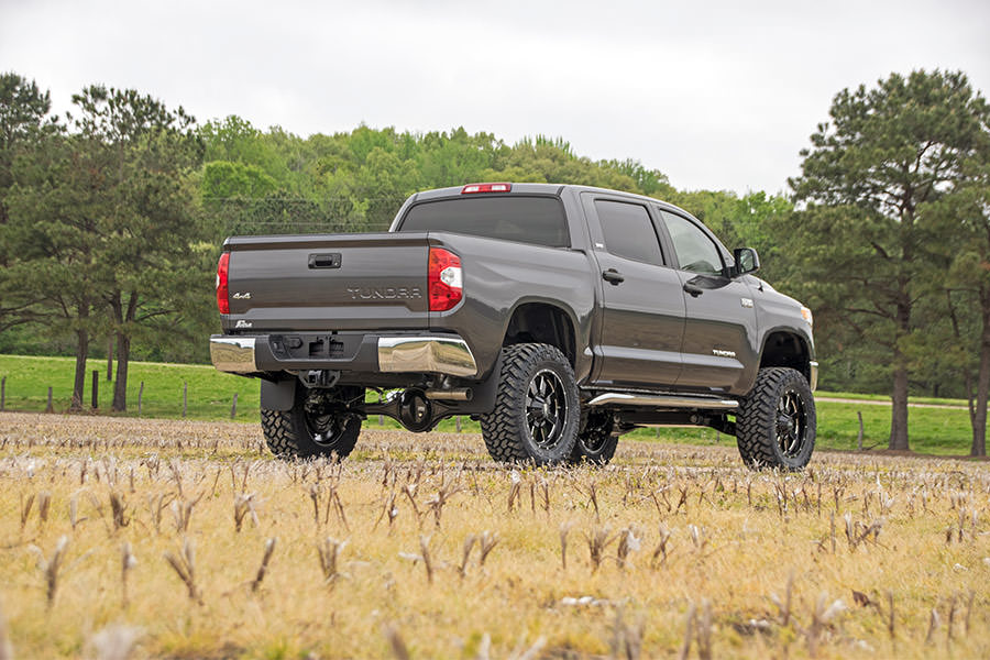 Rough Country 6 Inch Lift Kit | Toyota Tundra 2WD/4WD (2007-2015)