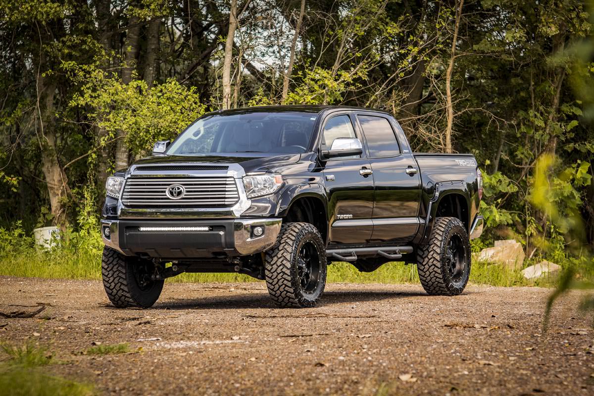 Rough Country 6 Inch Lift Kit | Toyota Tundra 2WD/4WD (2007-2015)