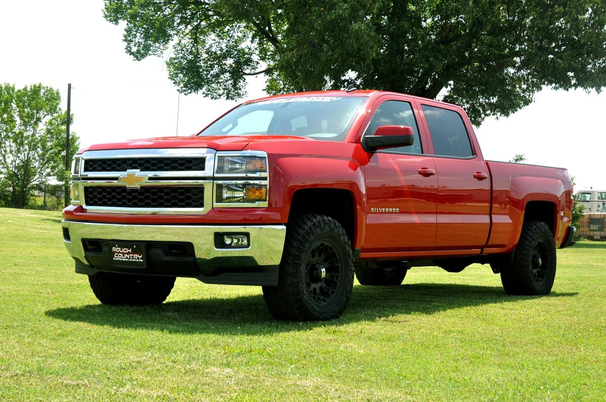 Rough Country 2 Inch Leveling Kit | Aluminum | Red | Chevy/GMC 1500 Truck (07-18) SUV (07-20)
