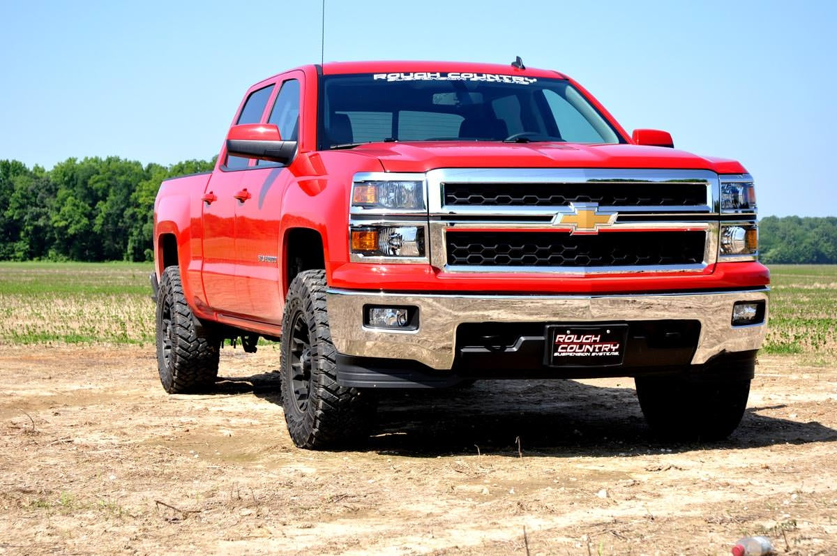 Rough Country 2 Inch Leveling Kit | Aluminum | Red | Chevy/GMC 1500 Truck (07-18) SUV (07-20)