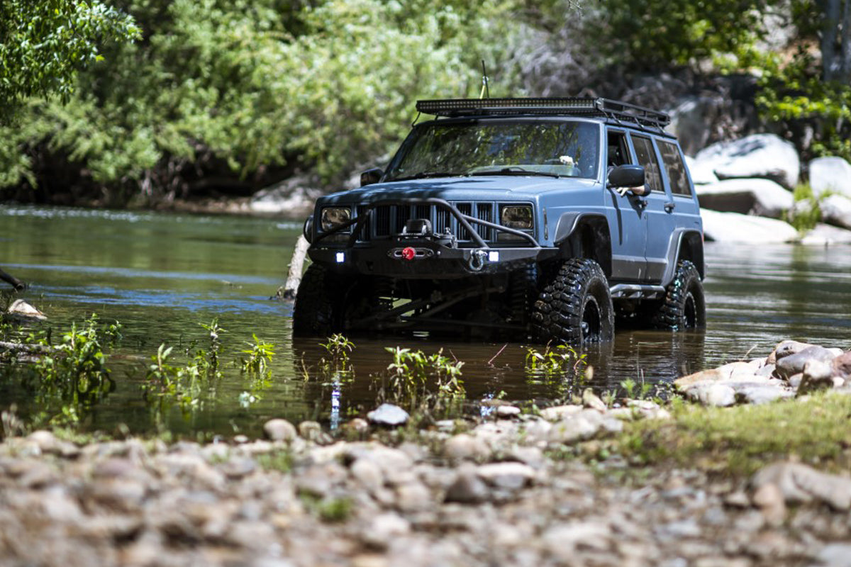 Rough Country 6.5 Inch Lift Kit | X-Series | Jeep Cherokee XJ 2WD/4WD (1984-2001)