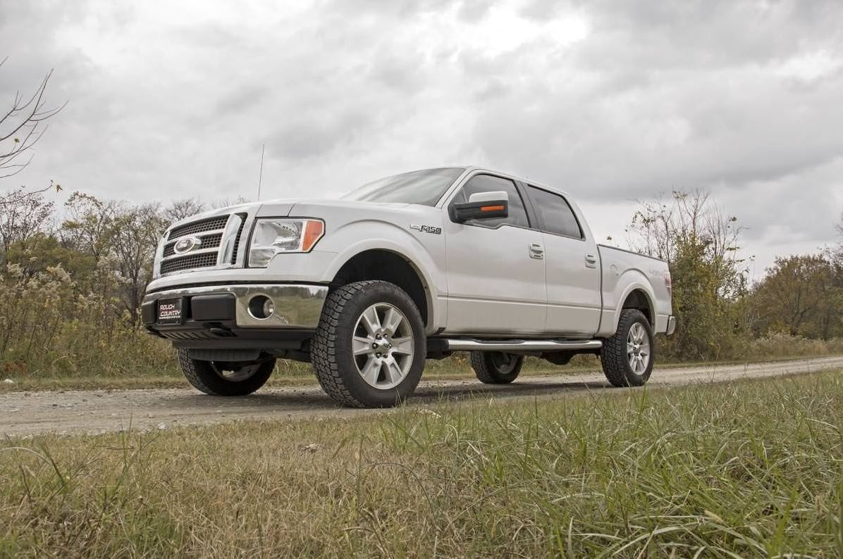 Rough Country 2 Inch leveling Kit | Ford F-150 2WD/4WD (2009-2013)