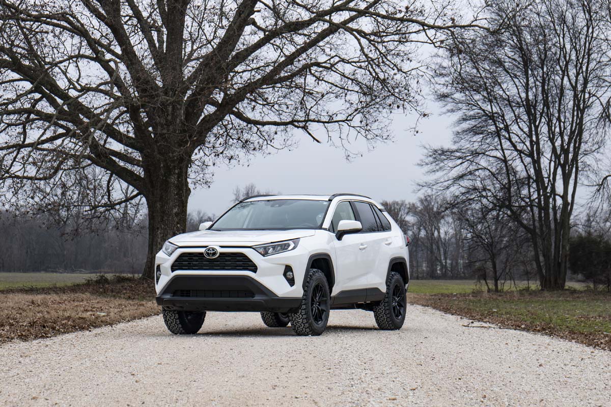 Rough Country 2.5 Inch Lift Kit | Toyota RAV4 2WD/4WD (2019-2023)