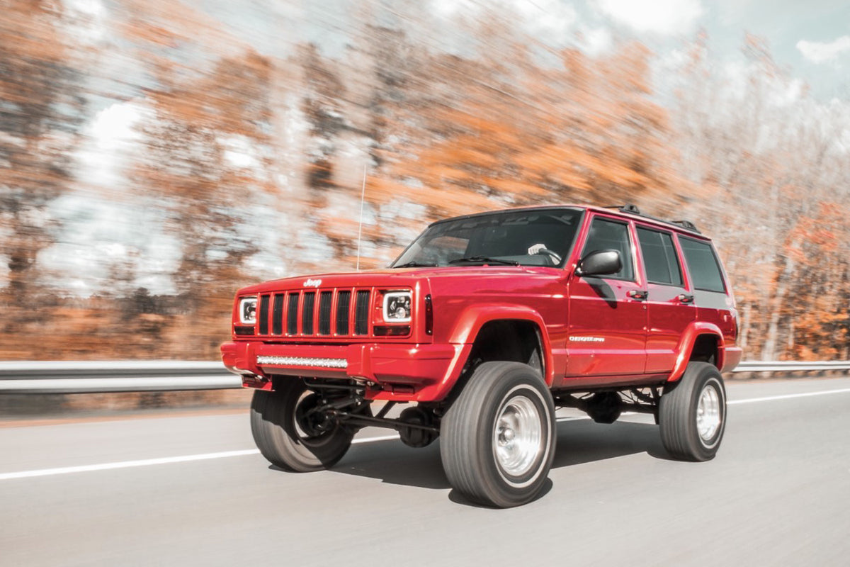 Rough Country 4.5 Inch Lift Kit | RR springs | Jeep Cherokee XJ 2WD/4WD (1984-2001)