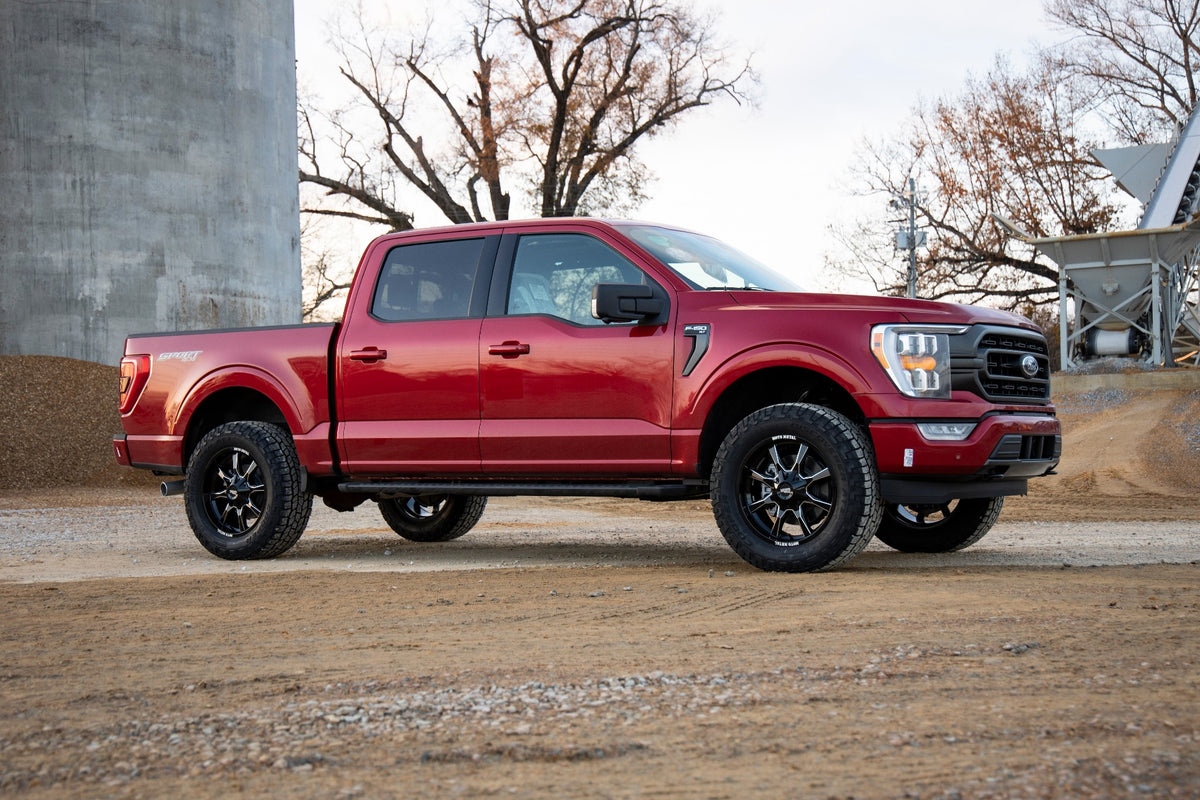 Rough Country 2 Inch Lift Kit | Ford F-150 2WD/4WD (2021-2026)