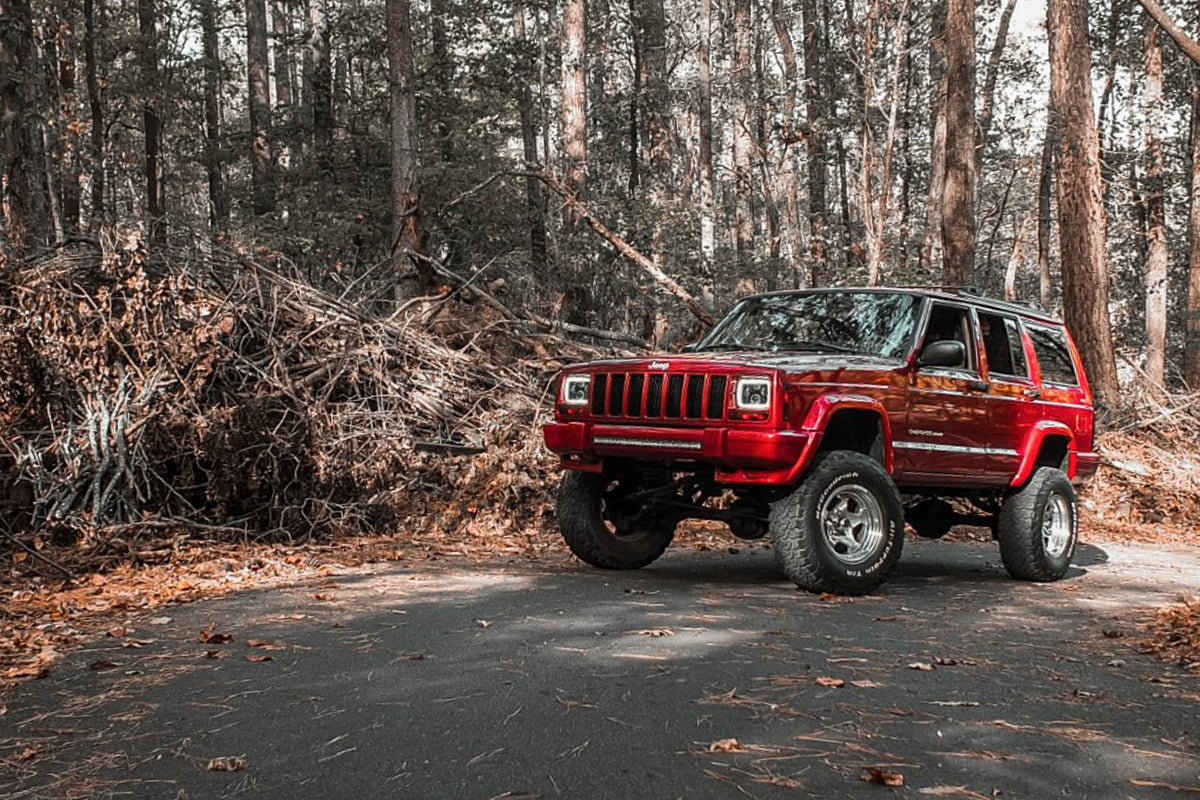 Rough Country 4.5 Inch Lift Kit | RR springs | Jeep Cherokee XJ 2WD/4WD (1984-2001)