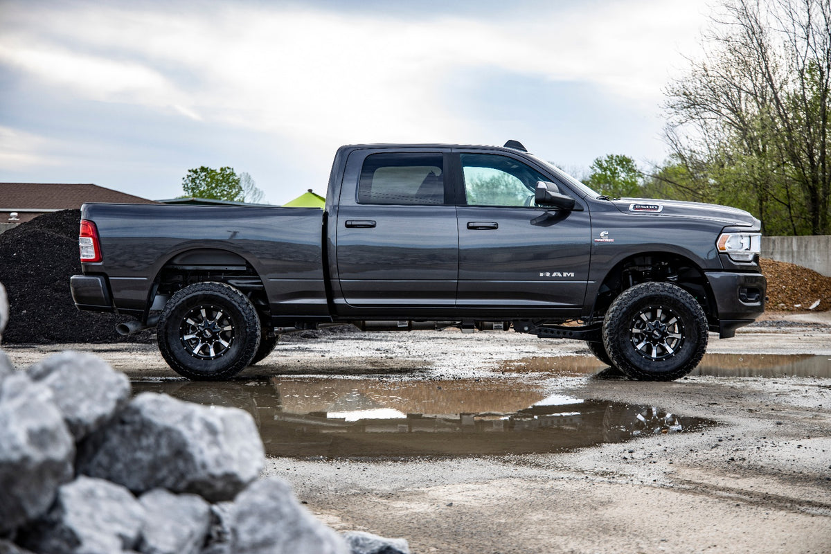 Rough Country 2.5 Inch Leveling Kit | Ram 2500 (14-26)/3500 (13-26) 4WD