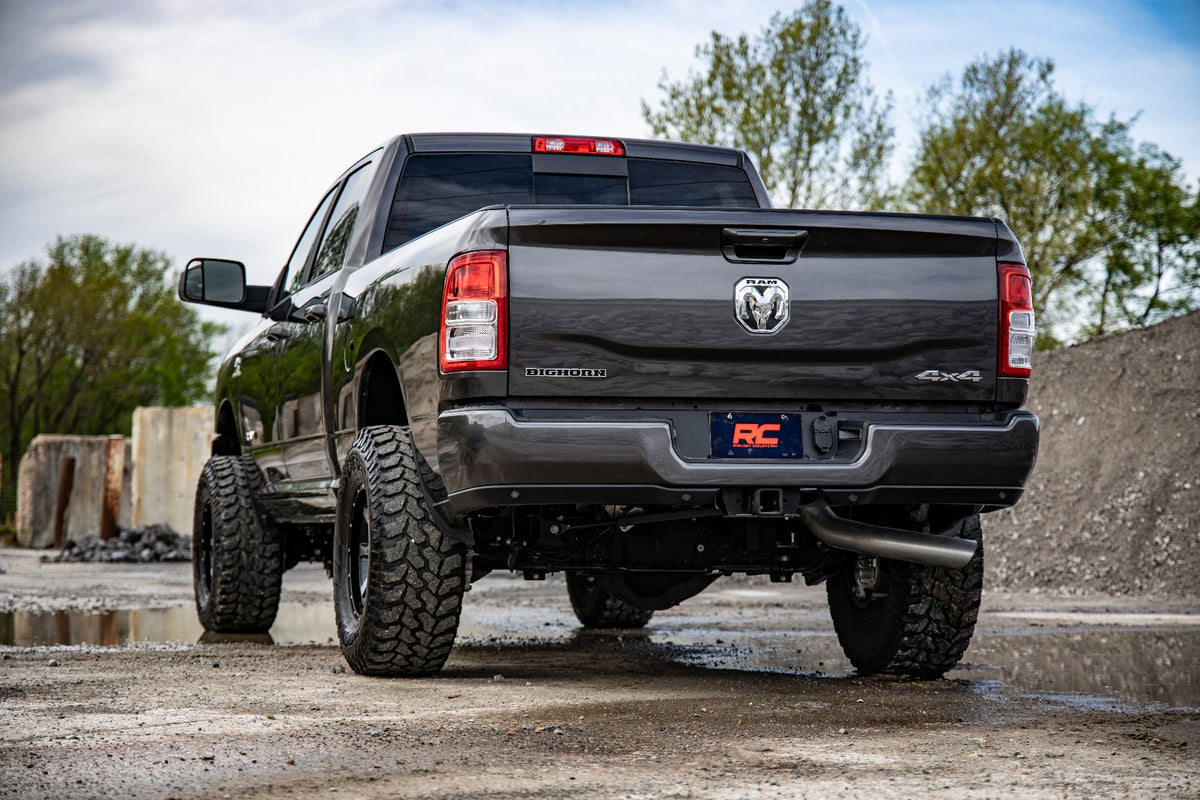 Rough Country 2.5 Inch Leveling Kit | Ram 2500 (14-26)/3500 (13-26) 4WD